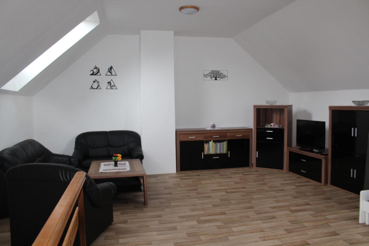 Apartman Rapotin, Jesenicka 296, 3Km Od Termalniho Parku Velke Losiny Esterno foto