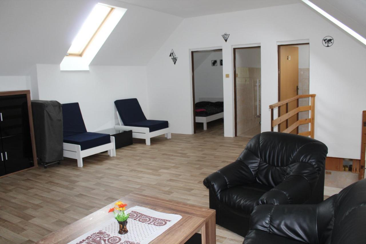 Apartman Rapotin, Jesenicka 296, 3Km Od Termalniho Parku Velke Losiny Esterno foto