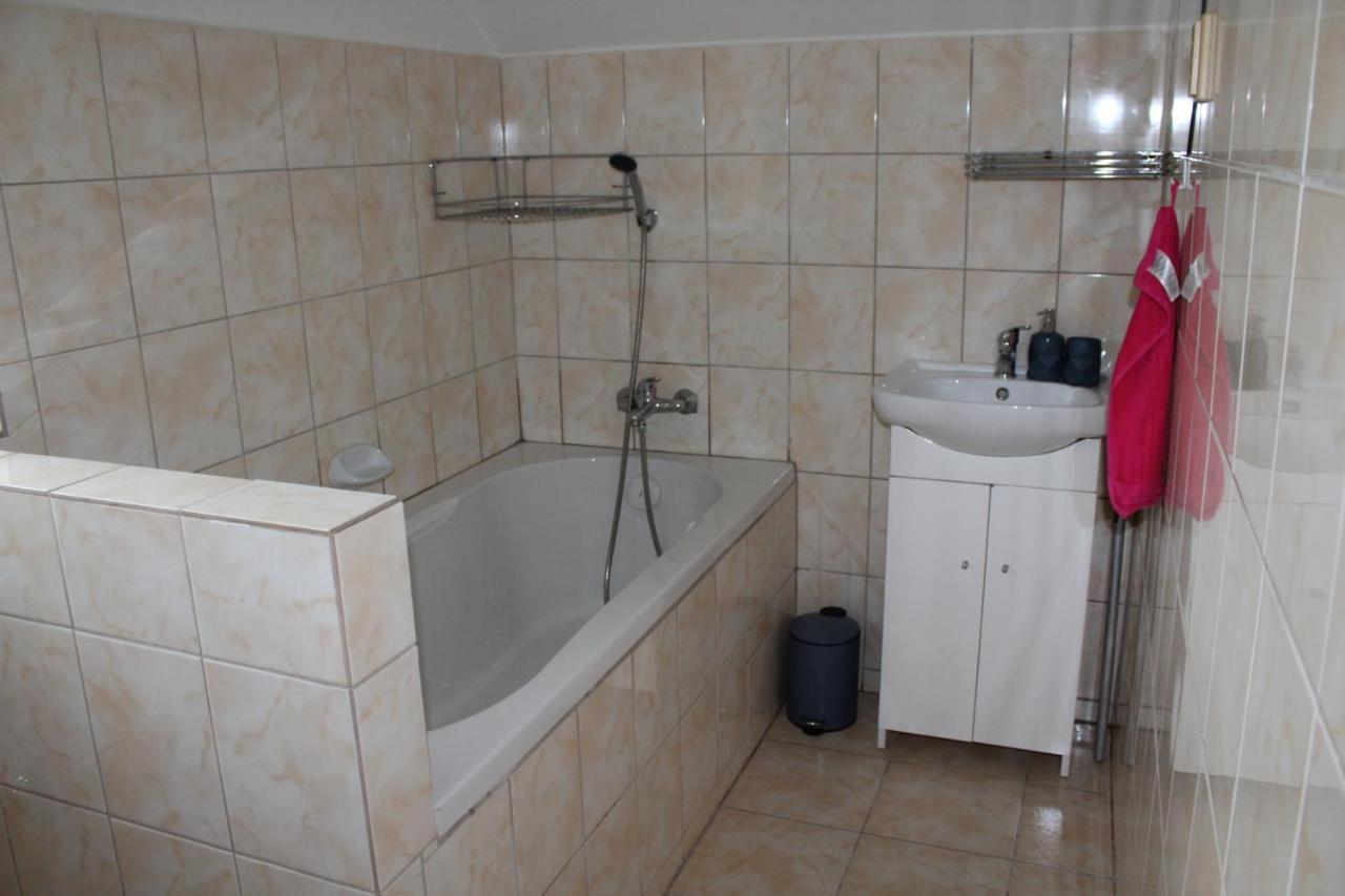 Apartman Rapotin, Jesenicka 296, 3Km Od Termalniho Parku Velke Losiny Esterno foto